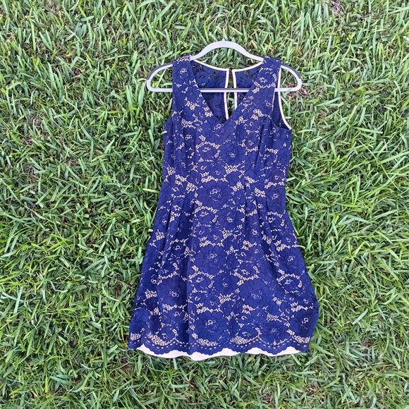 Vince Camuto Navy Lace with Nude Underlay V-Neck Sleeveless Dress 6 - Picture 2 of 5